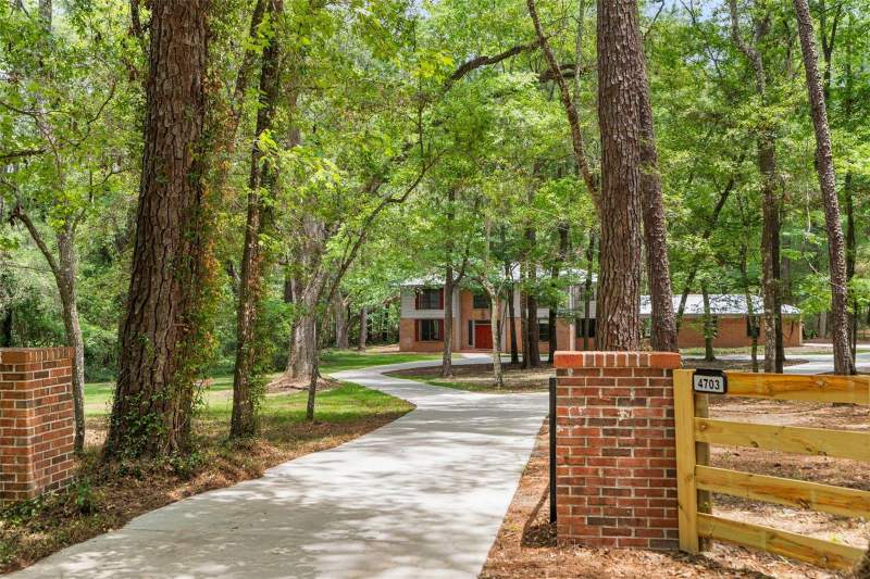 4 bedroom Single Family Residence at 4703 NW 124th Street, Gainesville, Gainesville — photo 4