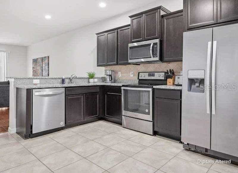 2 bedroom Townhouse at 9157 Hillcroft Drive, Magnolia Park Northeast Reside, Riverview — photo 3