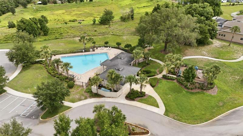 4 bedroom Single Family Residence at 16716 Abbey Hill Court, Johns Lake Lndg Ph 2, Clermont — photo 2