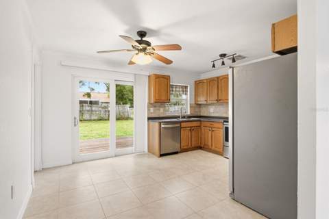 7826 Knox Loop, New Port Richey FL - photo 7 of 25