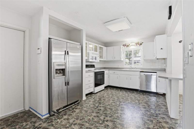 3 bedroom Single Family Residence at 4006 NW 36th Terrace, Wimberlyy Estate Myricks Add Rep, Gainesville — photo 4