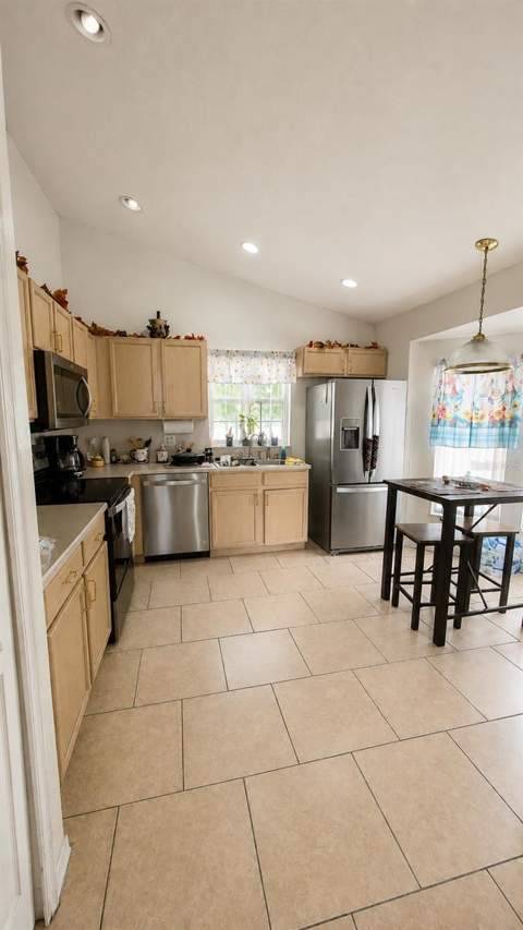 121 S Roma Way, Kissimmee FL - photo 6 of 6