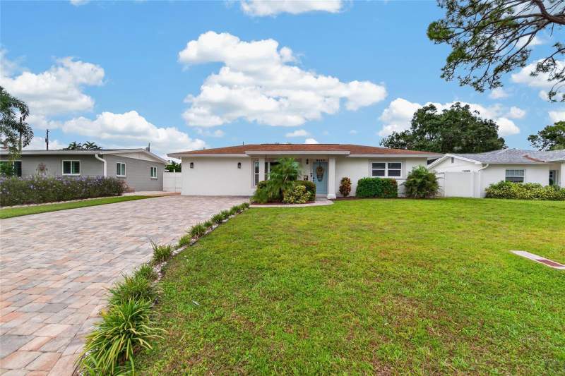 3 bedroom Single Family Residence at 9043 2nd Street, Sun-Lit Shores, St Petersburg — photo 4