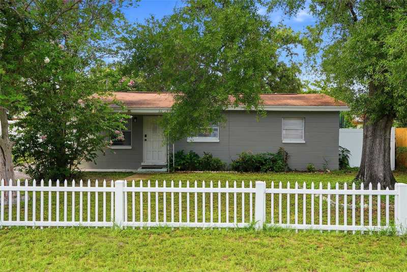 2 bedroom Single Family Residence at 2430 N Ramona Circle, Ramona Park, Tampa — photo 1