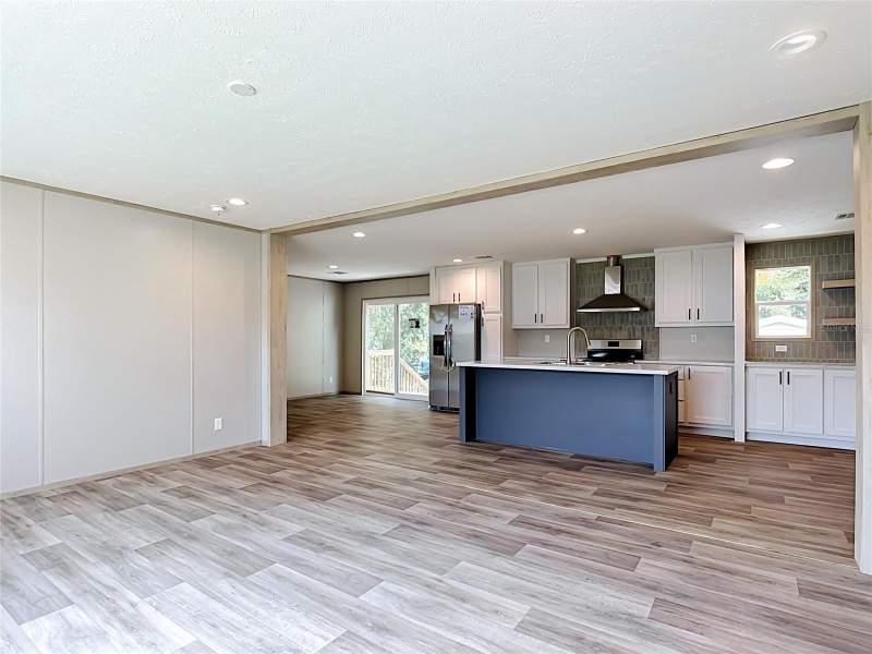 3 bedroom Manufactured Home at 1626 Tarpon Boulevard, Pine Grove Park, St Cloud — photo 5