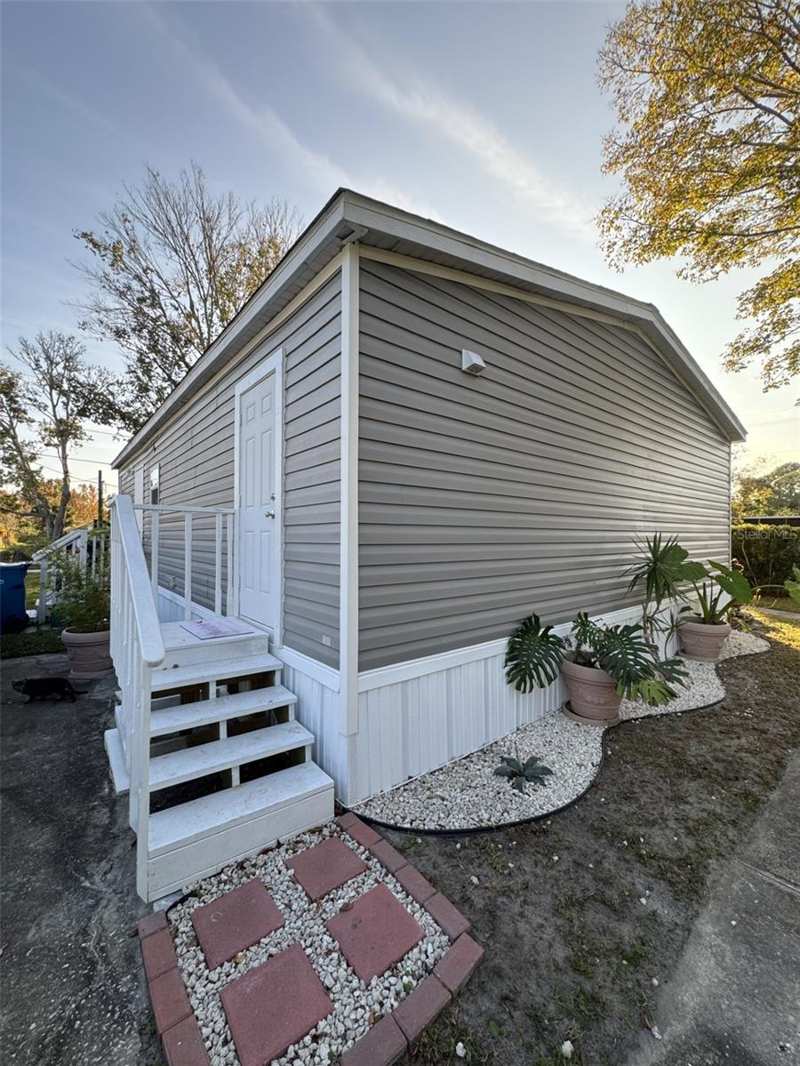 3 bedroom Manufactured Home at 1111 Avenue G, 2701 - Daytona Pines/Ormond Breeze, O.B., Ormond Beach — photo 1