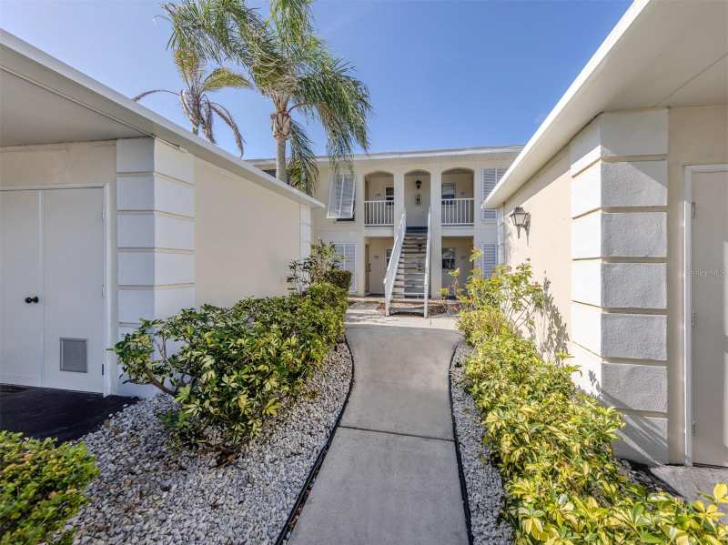 2 bedroom Condominium at 435 Cerromar Lane #326, Farmington Vistas, Venice — photo 1