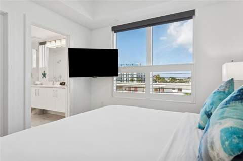 11500 Gulf Boulevard #313, Treasure Island FL - photo 19 of 40