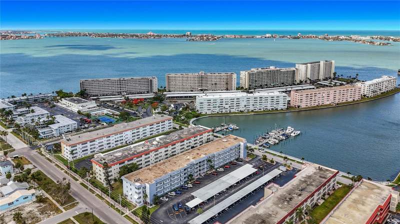 1 bedroom Condominium at 3018 59th Street #102, Town Shores Of Gulfport, Gulfport — photo 5