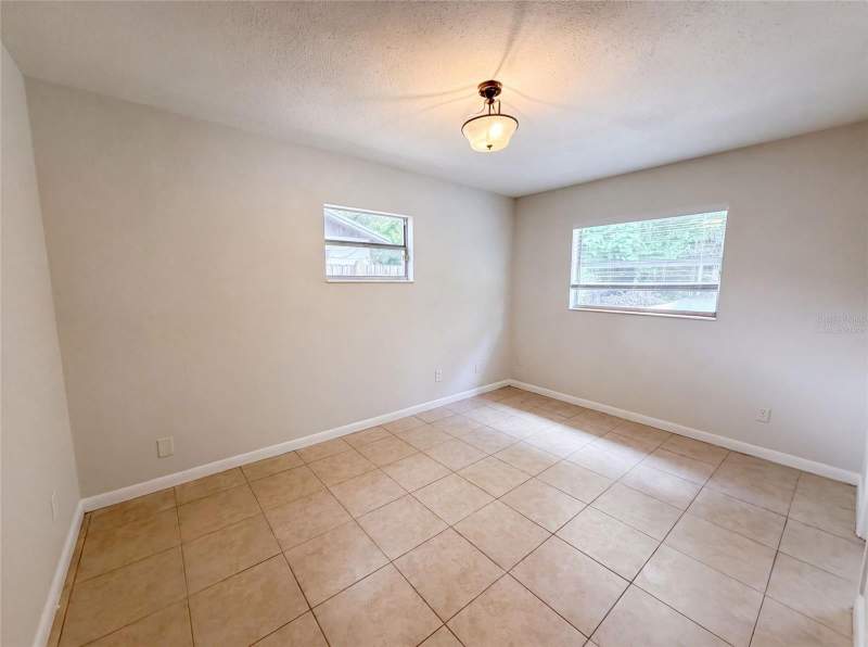 4 bedroom Single Family Residence at 7018 Lynwood Drive, Temple Park Unit 4, Tampa — photo 4