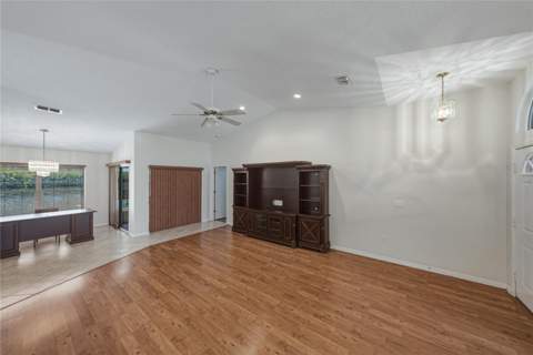 6232 Huntington Drive, Zephyrhills FL - photo 14 of 60
