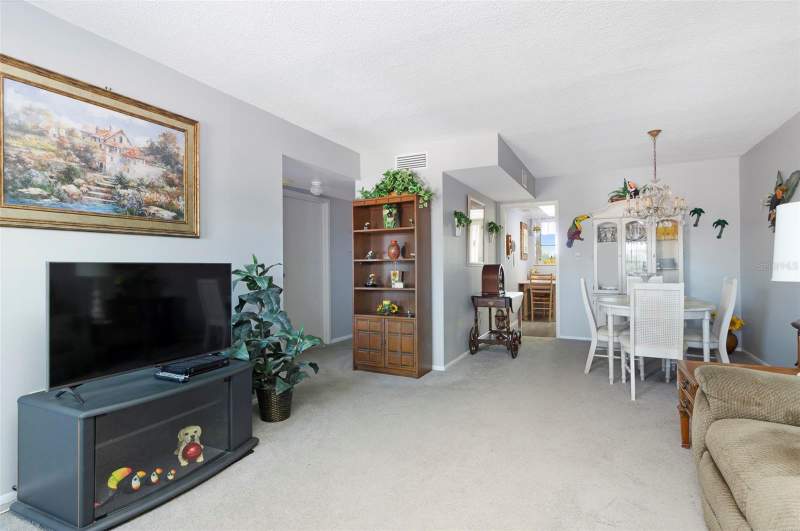 2 bedroom Condominium at 8101 11th Street #319, Gateway Square Apts, St Petersburg — photo 3