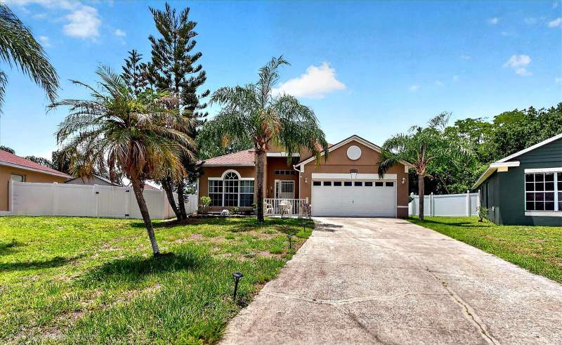 4 bedroom Single Family Residence at 2304 SAPHIRE COURT, EMERALD POINTE, KISSIMMEE — photo 2