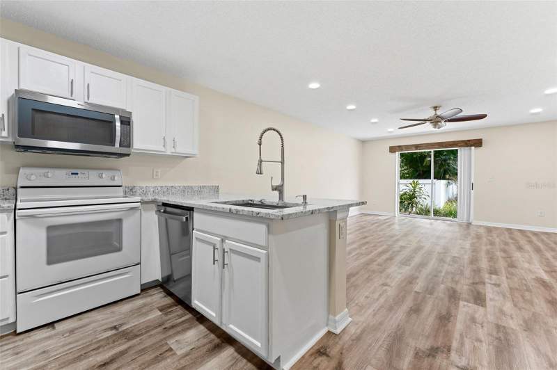 3 bedroom Townhouse at 8421 Edgewater Place Boulevard, Edgewater Place, Tampa — photo 5