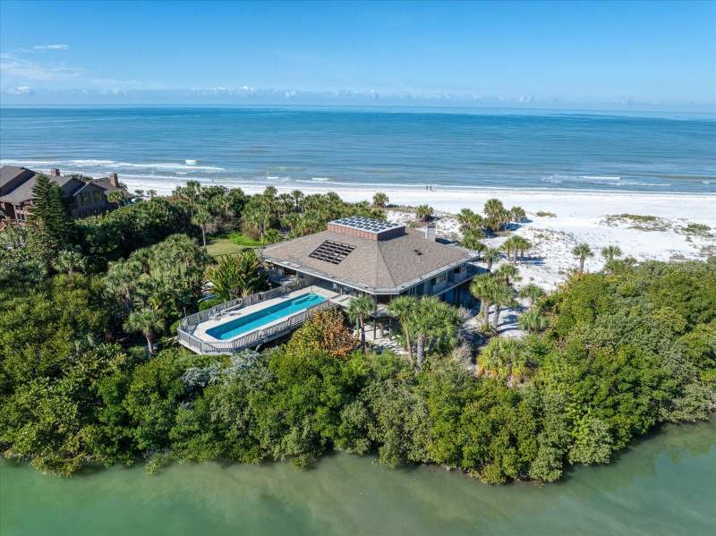 3 bedroom Single Family Residence at 1198 MANDALAY POINT, MANDALAY POINT SUB 1ST ADD, CLEARWATER — photo 2