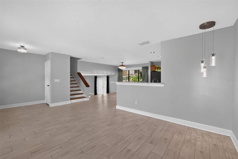 4 bedroom Single Family Residence at 7001 Baywood Court, Townn Country Park Unit 35, Tampa — photo 5