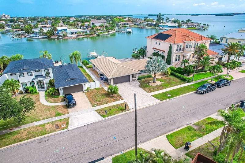 4 bedroom Single Family Residence at 340 Palm Island, Island Estates Of Clearwater Unit 6-B, Clearwater Beach — photo 3
