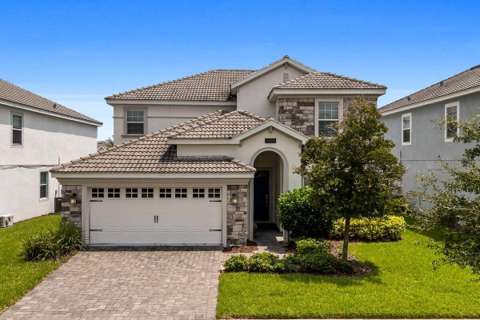 1555 Palmero Way, pool for sale in Davenport