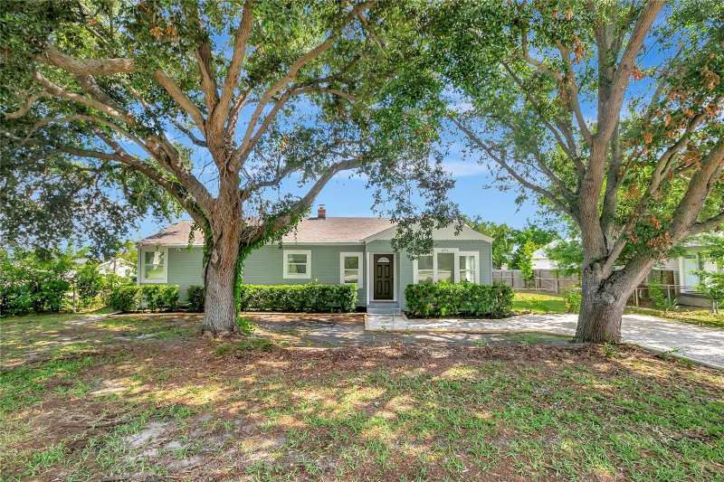 4 bedroom Single Family Residence at 4355 58th Avenue, Highland Groves, St Petersburg — photo 1