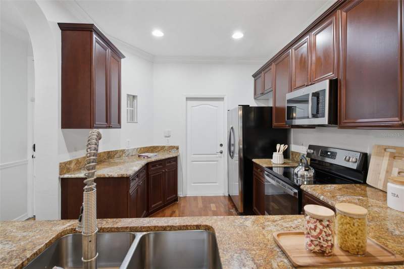 3 bedroom Townhouse at 5957 Strada Capri Way, Villa Capri/Metrowest, Orlando — photo 5