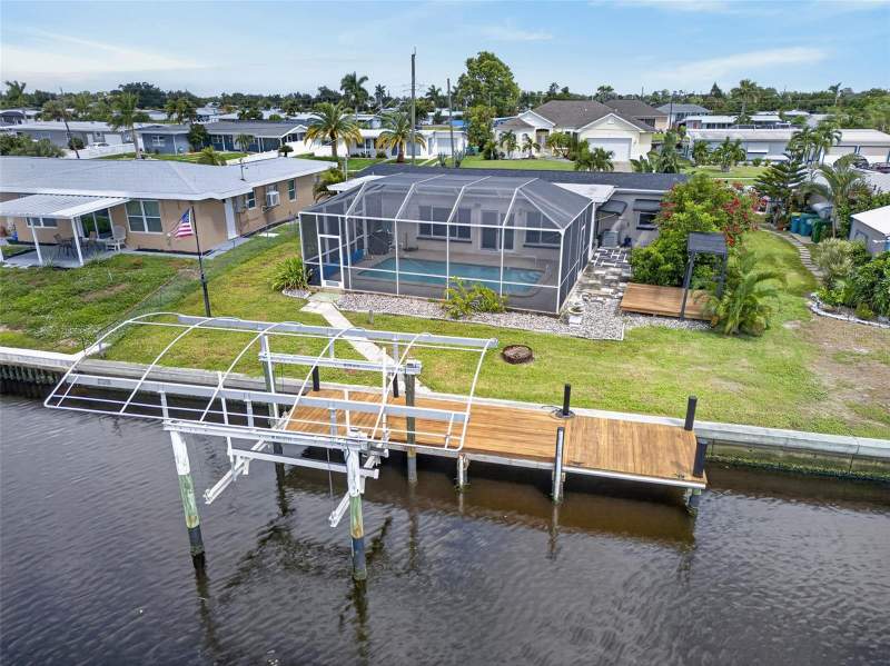 3 bedroom Single Family Residence at 530 Lindley Terrace, Port Charlotte Sec 025, Port Charlotte — photo 4