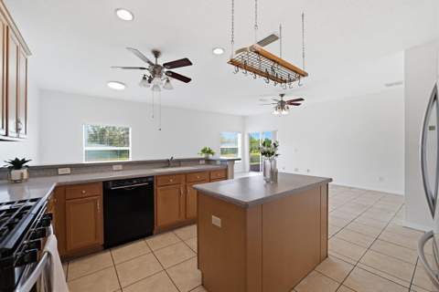 14722 Heronglen Drive, Lithia FL - photo 11 of 37