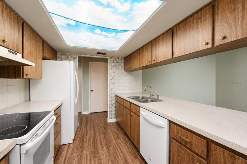 3 bedroom Single Family Residence at 9074 Heather Boulevard, The Heather, Weeki Wachee — photo 3