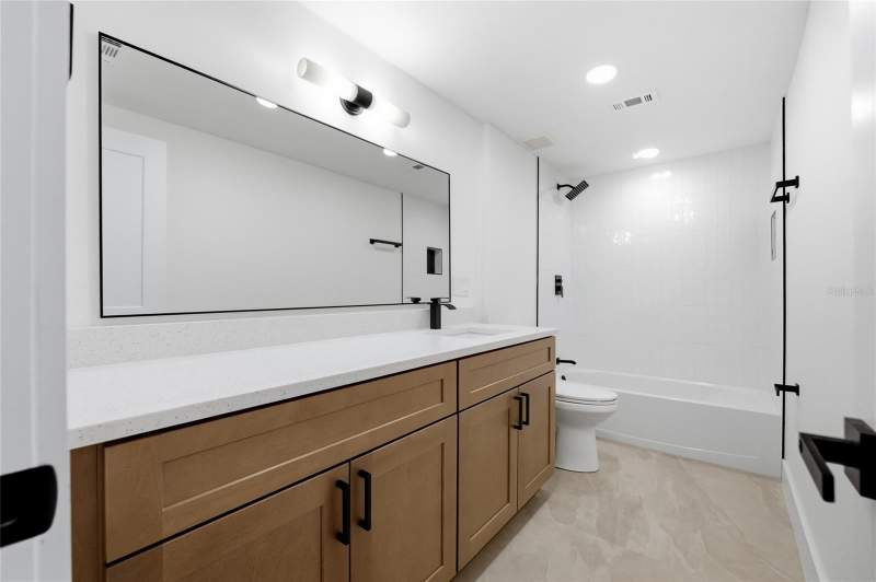 2 bedroom Townhouse at 8602 Briar Grove Cir, Pinehurst Villas, Tampa — photo 4