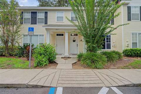 2214 Golden Oak Lane, starter home for sale in Valrico