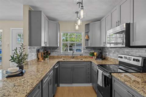 7610 S Sherrill Street, Tampa FL - photo 9 of 24