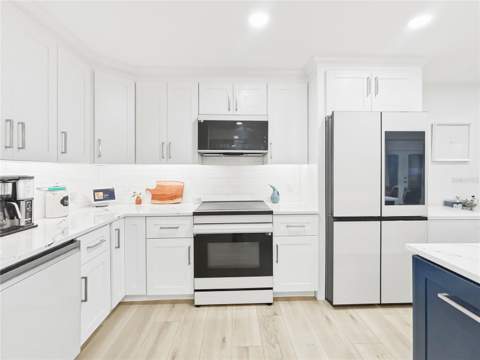 2285 Fox Wood Court, St Cloud FL - photo 9 of 28