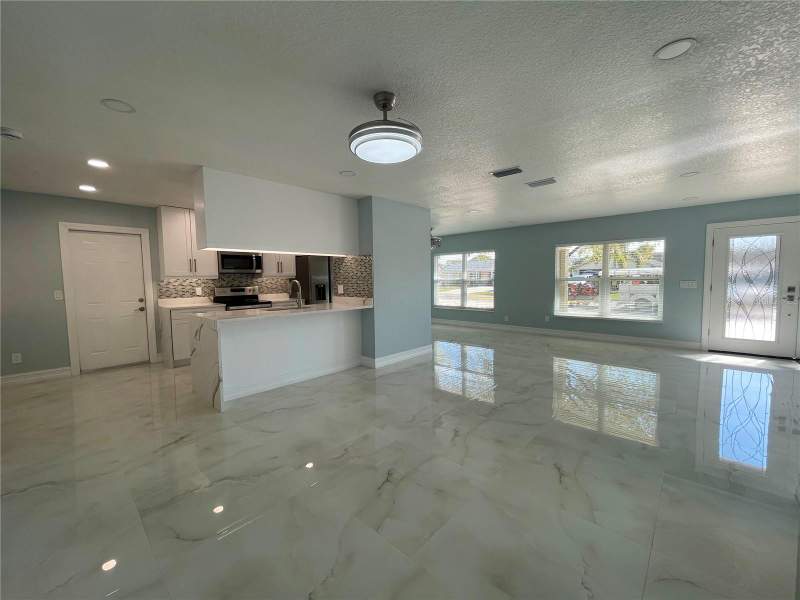 4 bedroom Single Family Residence at 8503 Woodwick Court, Townn Country Park Unit 35, Tampa — photo 4