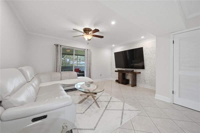 2 bedroom Condominium at 182 115TH AVENUE #182, WINDWARD POINTE ST PETERSBURG, ST PETERSBURG — photo 3
