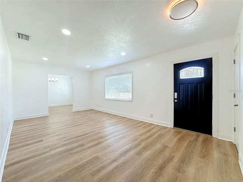 4 bedroom Single Family Residence at 264 Van Gogh Circle, Gallery Gardens 4A Add, Brandon — photo 4