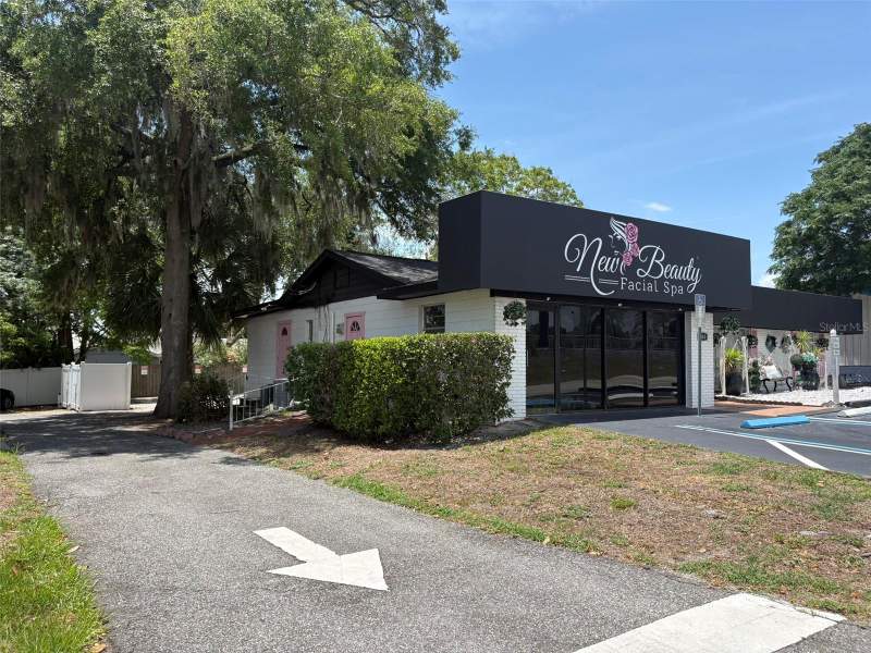 264 E ALTAMONTE DRIVE home for sale in Dol Ray Manor