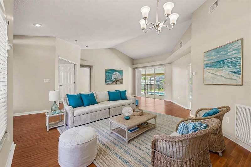 4 bedroom Single Family Residence at 2909 Starmount Drive, Buckhorn Fifth Add Unit 1, Valrico — photo 5