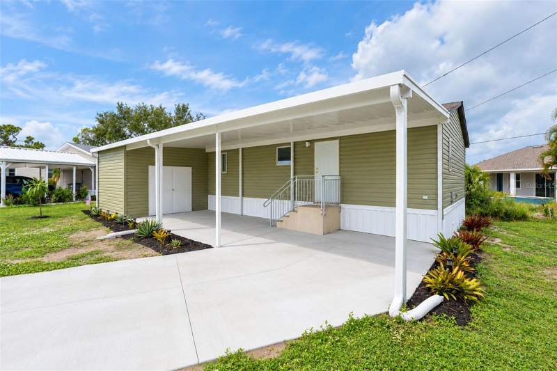 2 bedroom Manufactured Home at 9066 Pinehaven Way, Pines At Sandalhaven, Englewood — photo 3