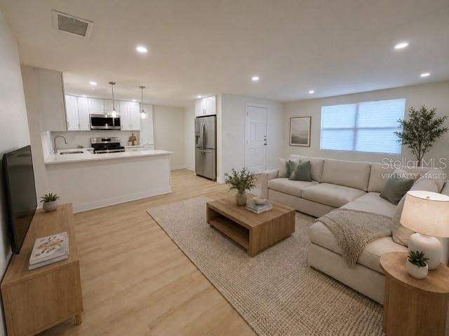 5 bedroom Single Family Residence at 4533 W Fern Street, West Park Estates Unit 4, Tampa — photo 3