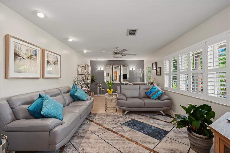 4 bedroom Single Family Residence at 1609 Melodie Drive, 2DR | Melodie Park Unit No 1, Brandon — photo 4