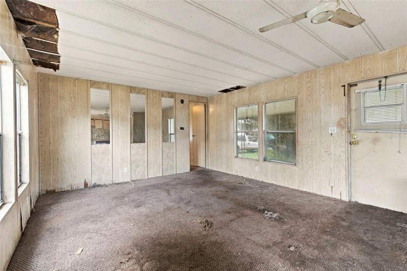2 bedroom Manufactured Home at 6322 New York Street, Florida Trailer Estates, Zephyrhills — photo 4
