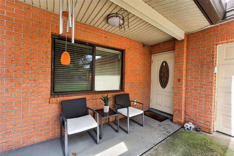 4 bedroom Single Family Residence at 3721 Coppertree Circle, Southwood Hills Unit 14, Brandon — photo 3