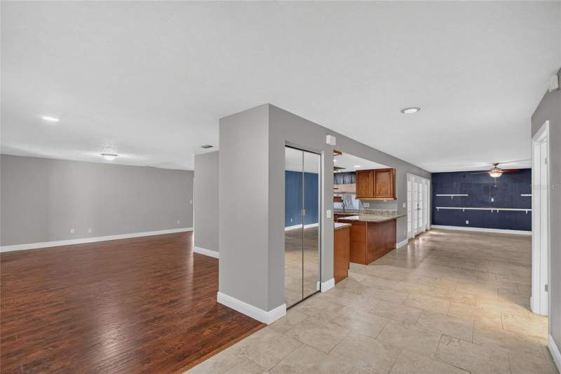 3 bedroom Single Family Residence at 3122 Reseda Court, Moran Groves, Tampa — photo 2