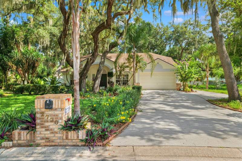 4 bedroom Single Family Residence at 2770 Buckhorn Oaks Drive, Buckhorn Oaks Unit 1, Valrico — photo 3