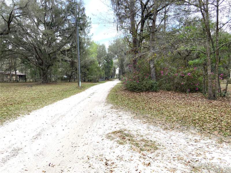 3 bedroom Manufactured Home at 15213 NW 31st Terrace, Gainesville, Gainesville — photo 2