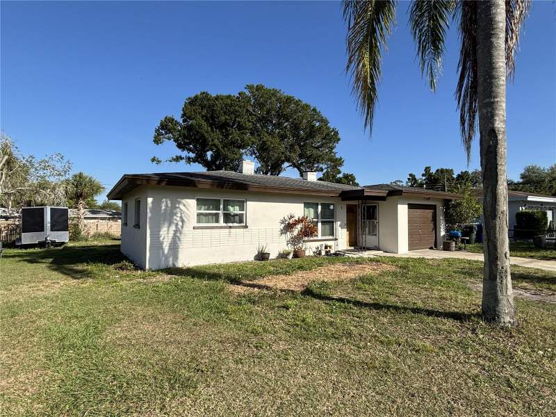 2 bedroom Single Family Residence at 1347 Buckingham Drive, Chesterfield Heights, Clearwater — photo 4