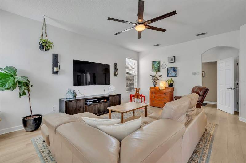 4 bedroom Single Family Residence at 2329 Natoma Blvd, Mount Dora Summerbrooke Ph 01, Mount Dora — photo 5