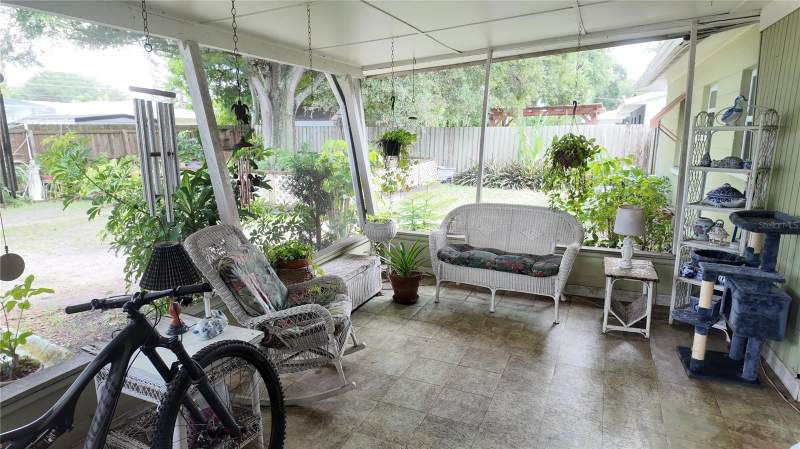 3 bedroom Single Family Residence at 7485 17TH STREET, MEADOW LAWN 9TH ADD, ST PETERSBURG — photo 4
