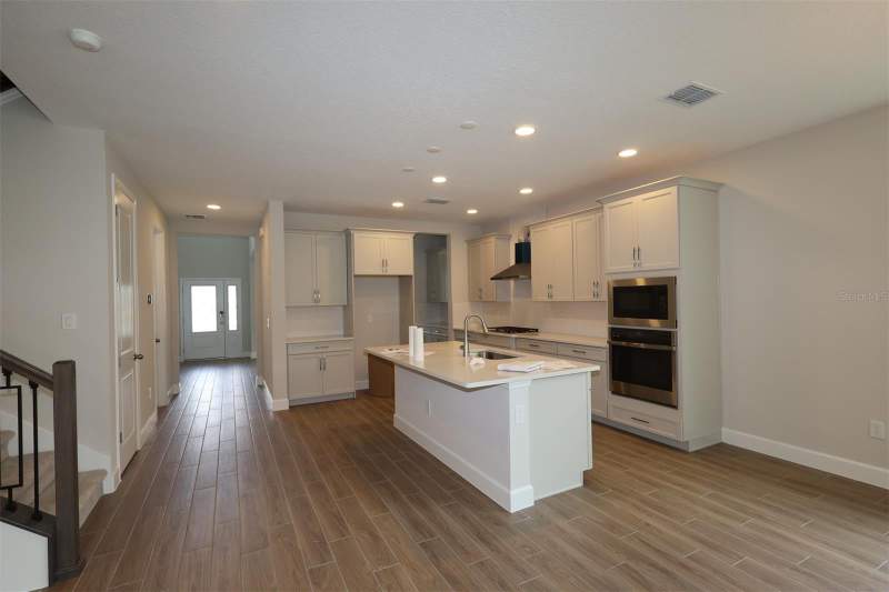 5 bedroom Single Family Residence at 1284 Hyde Street, Center Lake On The Park, St Cloud — photo 3