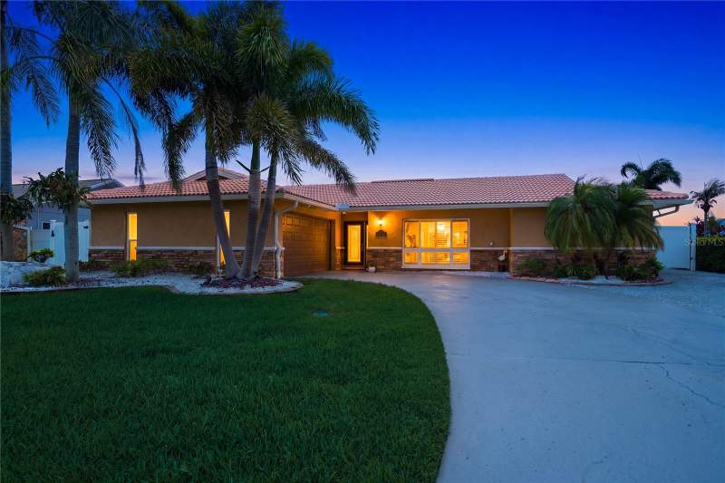 4 bedroom Single Family Residence at 5351 Pilots Place, Flor A Mar, New Port Richey — photo 3