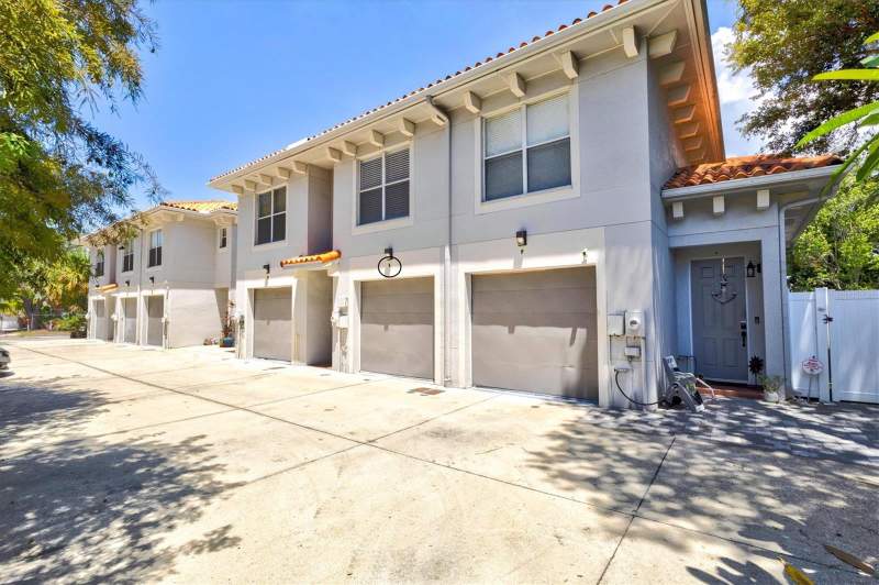 2 bedroom Townhouse at 212 S Dakota Avenue #E, Dakota Twnhms, Tampa — photo 4